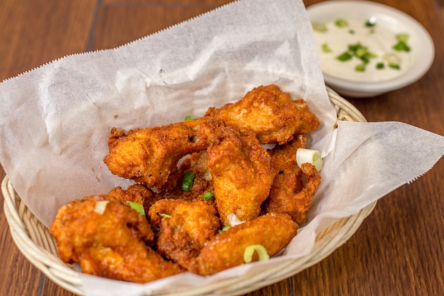 Alette di pollo fritte: come renderle croccanti?