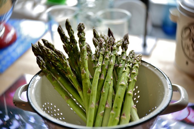 Asparagi e carne, raffinatezza in tavola